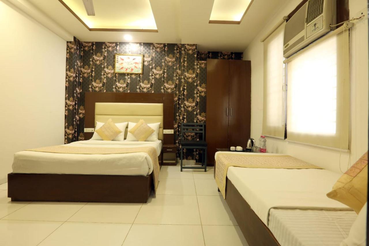 Melfort Bed & Breakfast New Delhi Bagian luar foto