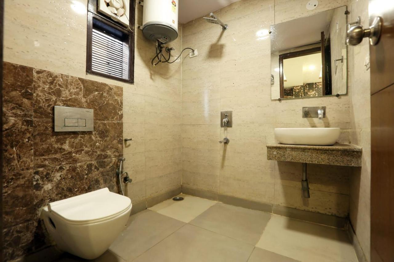 Melfort Bed & Breakfast New Delhi Bagian luar foto
