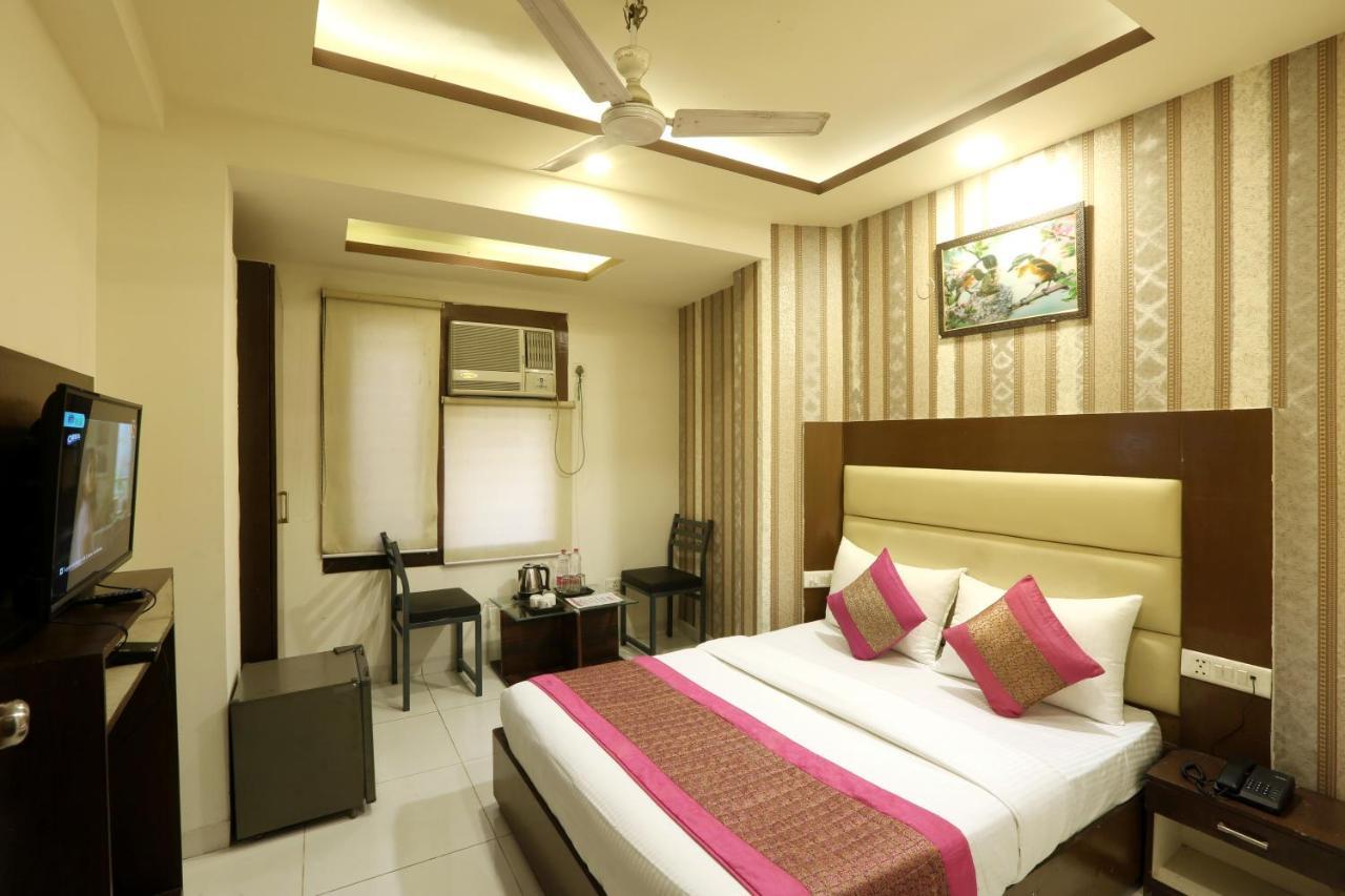 Melfort Bed & Breakfast New Delhi Bagian luar foto