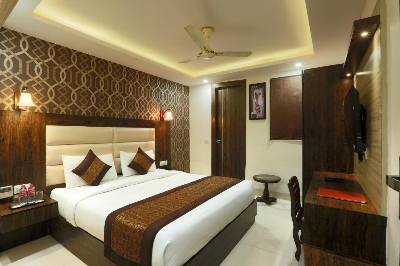 Melfort Bed & Breakfast New Delhi Bagian luar foto