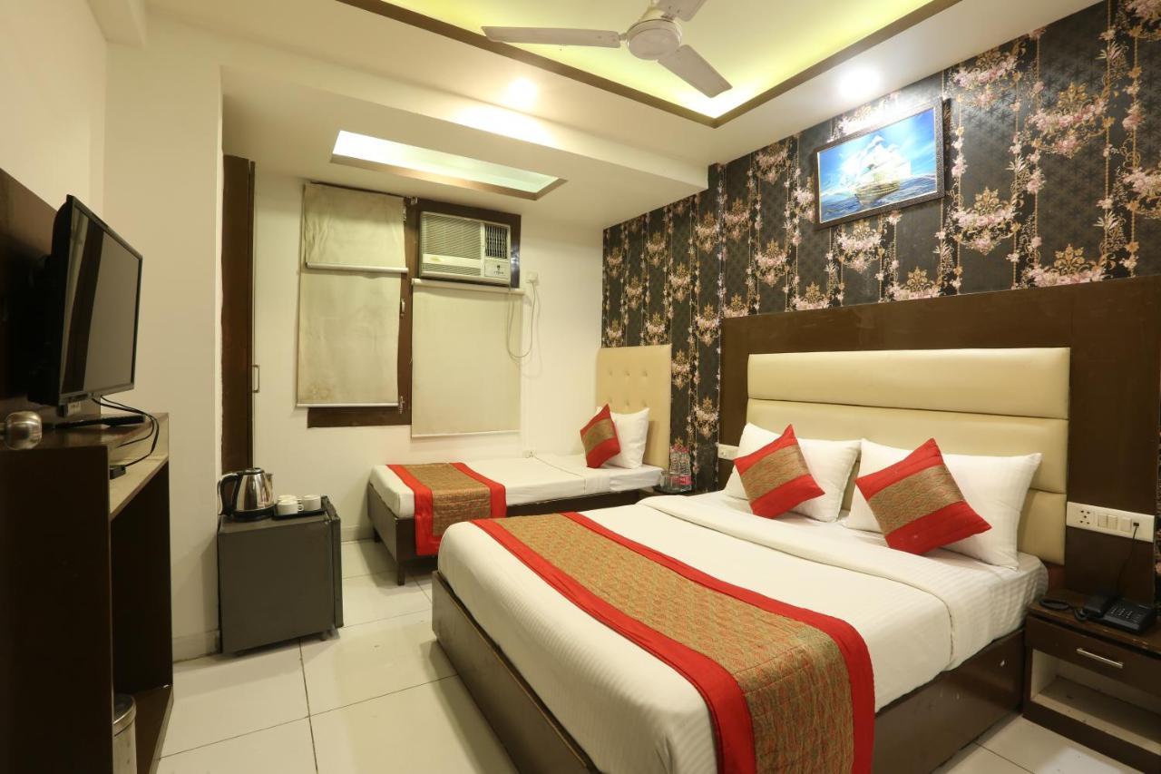 Melfort Bed & Breakfast New Delhi Bagian luar foto